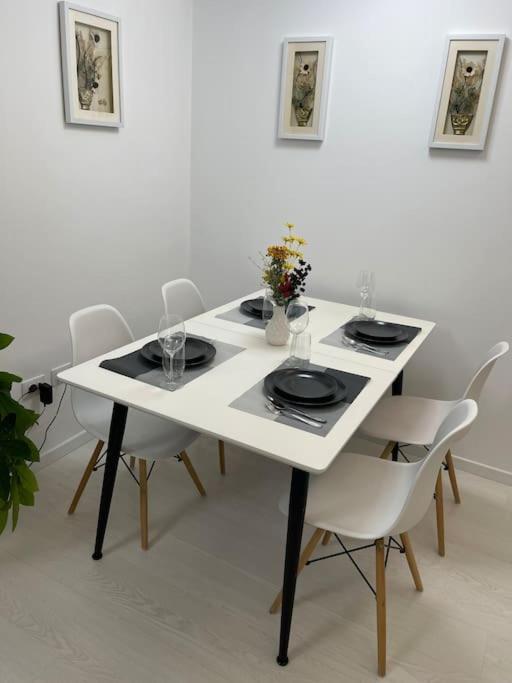 Modern Apartment At Train Station تيرانا المظهر الخارجي الصورة